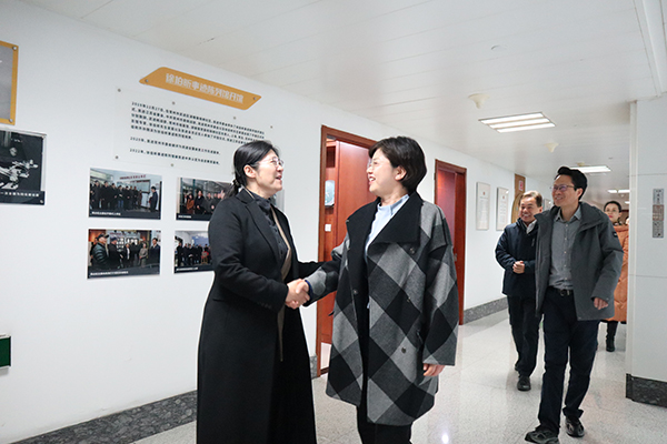 杨芬走访民进市委